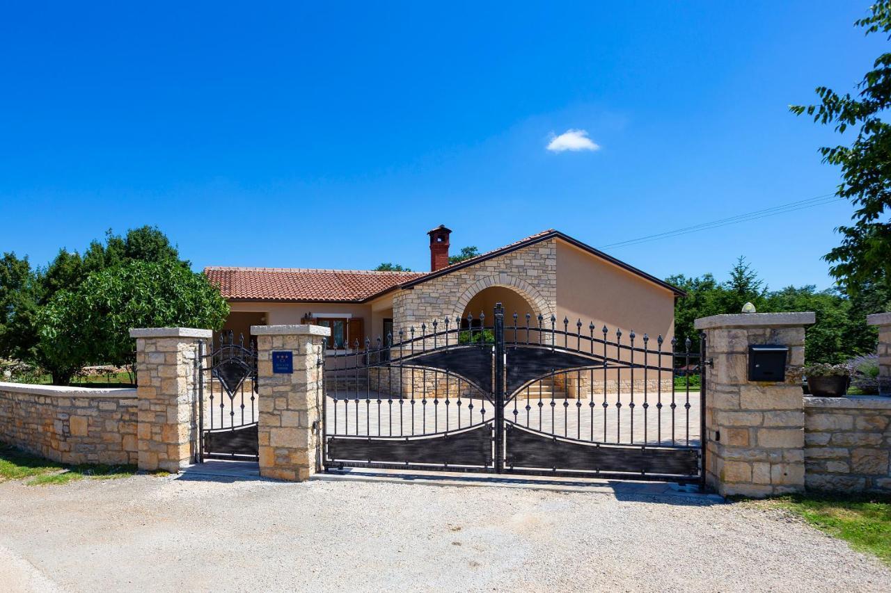 Villa Krizanci Zminj Экстерьер фото